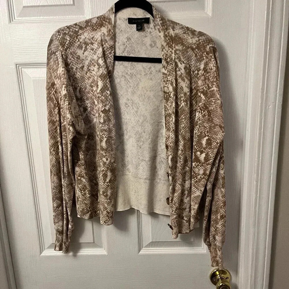 Ann Taylor Tops - Women’s Ann Taylor Button Down Top Size Medium